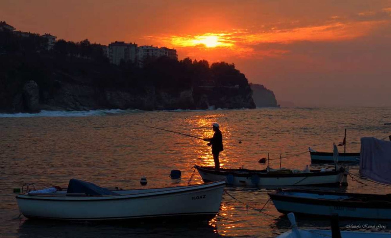 Akçakoca Sahili ve Ceneviz Kalesi